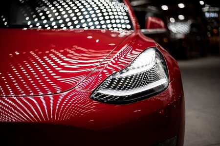 China prohíbe la entrada de coches Tesla en algunas zonas en aras de la seguridad nacional... y Musk responde