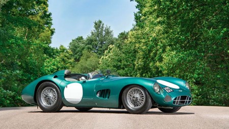 Esperamos que tengas dinero guardado porque el primer Aston Martin DBR1 se subastará en agosto