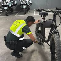 Multa de 500 euros para un ciclista que circulaba a 50 km/h por Granada en una bicicleta que había trucado en casa