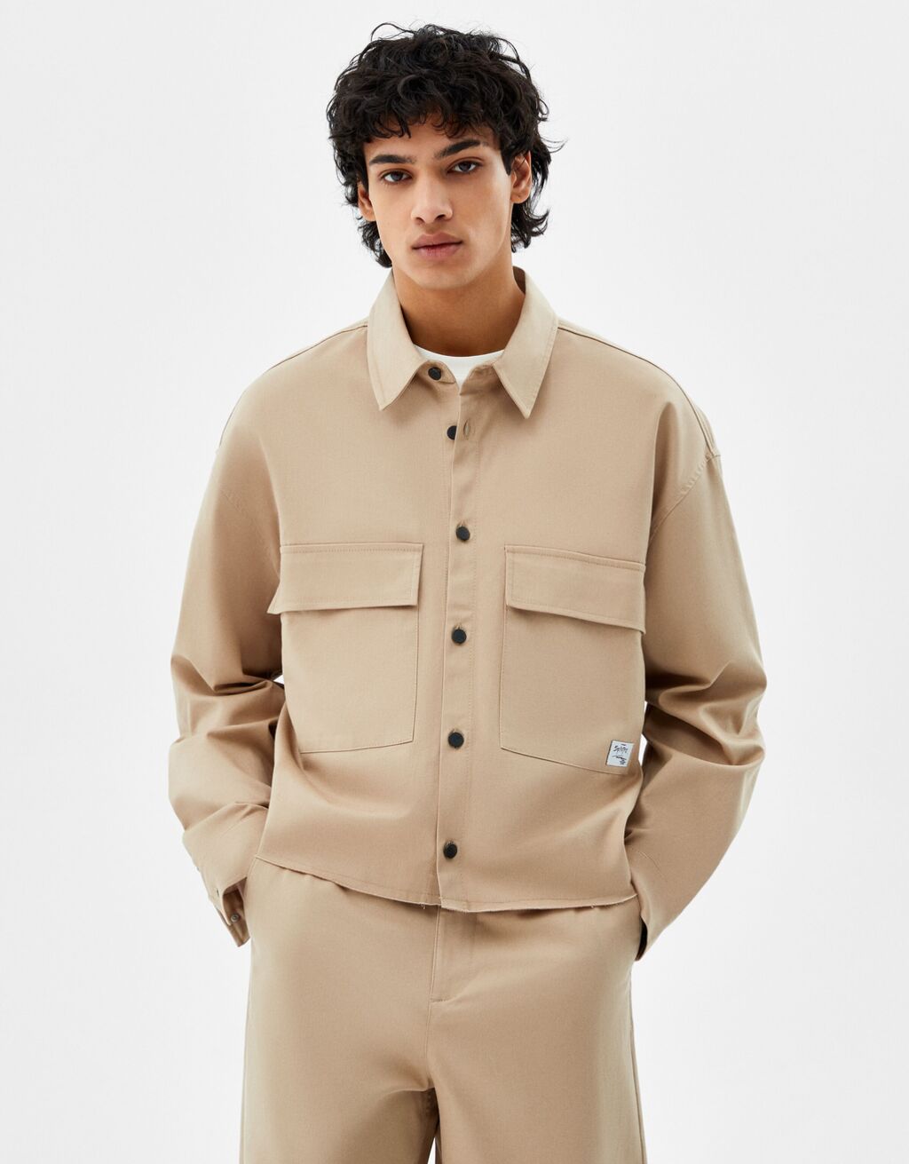 Patch cropped overshirt