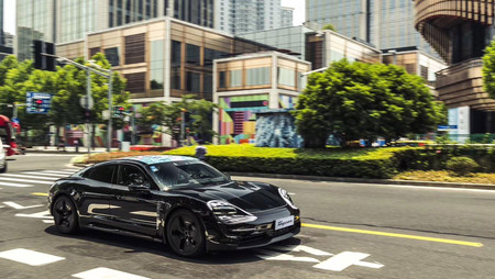 El primer coche eléctrico de Porsche supera las expectativas: el Porsche Taycan ya acumula 30.000 reservas