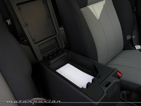 dodge-nitro-26