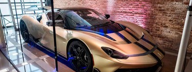 Si te gustan Batman y los carrazos y te sobra la pasta, esto te va a flipar: puedes comprarte un superdeportivo eléctrico en la mansión de Bruce Wayne