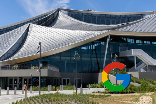 Consiguió trabajo en Google pero no podía pagar el alquiler. Vivir en el parking parecía una buena idea