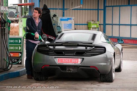 McLaren gasolinera