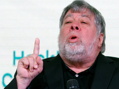 Steve Wozniak cree que Elon Musk "es sólo un buen comercial, como Steve Jobs"