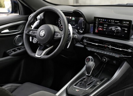 Alfa Romeo Tonale 2023 1600 37