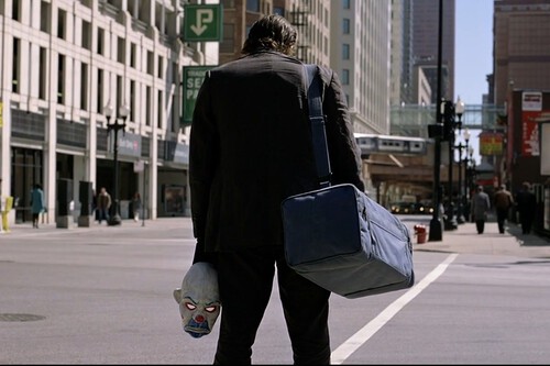 Pausa A The Dark Knight En El Minuto 1 Con 20 Segundos Y Descubriras El Cameo Oculto De Un Iconico Heroe De Marvel Compressed 1