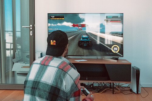 Sony no solo quiere una IA que te ayude en los juegos: también busca que pueda tomar el control y terminarlos por ti