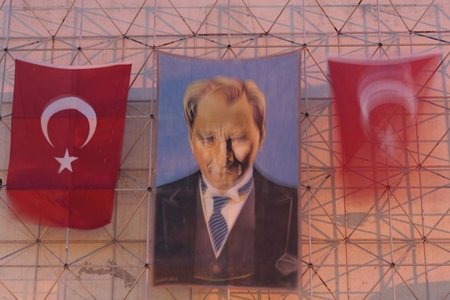 Kemal Ataturk, el intocable padre "laico" de la patria turca