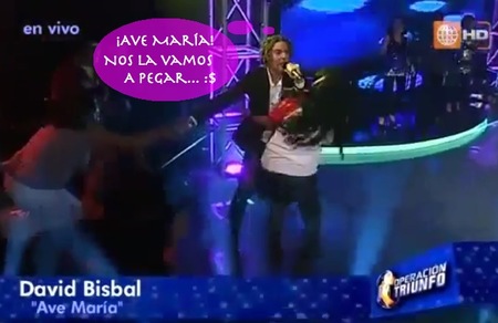Una fan enloquecida arranca a Bisbal del escenario, ¡Ave María, para haberse matado!