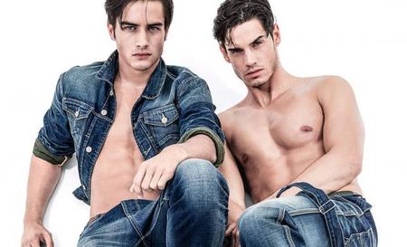 Armani se adentra en el tono índigo para la colección Spring de su línea Jeans
