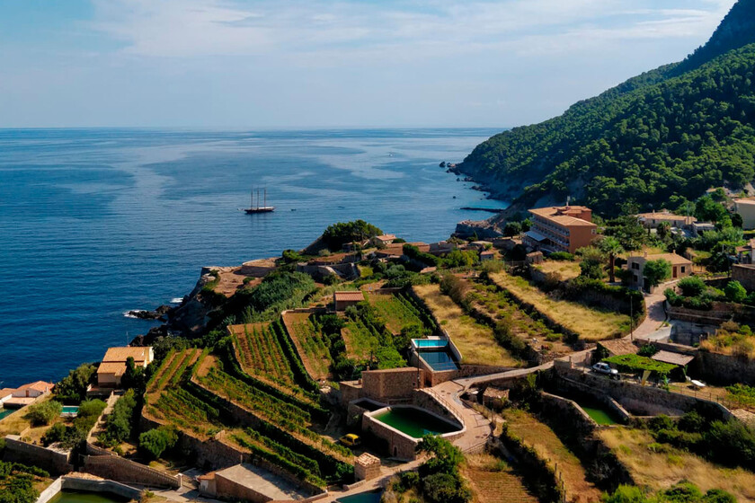 Una fantasía de pueblo entre calas y terrazas en la Sierra de Tramuntana para honrar al espíritu marinero de Mallorca