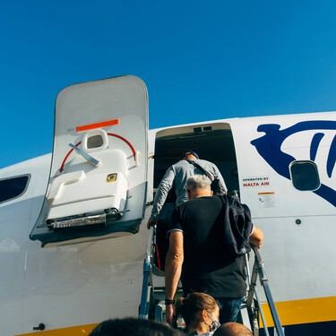 Carrefour deja por 25 euros la mochila de cabina perfecta para escapadas exprés: es impermeable y tipo petate 