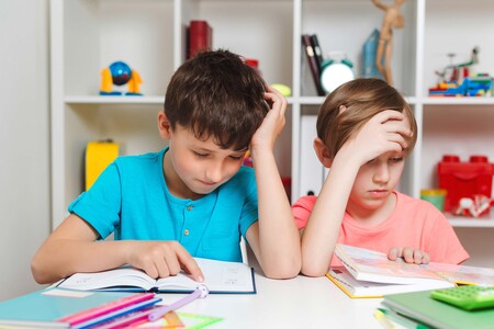 Ante la vuelta al cole, ¿has revisado ya la vista de tus hijos? No detectar problemas visuales podría acarrearle dificultades de aprendizaje