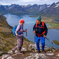 Adiós, The North Face: la chaqueta Helly Hansen impermeable y cálida ideal para la lluvia, hoy en liquidación