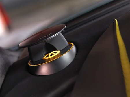 aston_martin_v8_vantage_n430_with_bang_olufsen