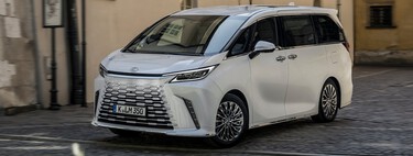 Toyota quiere ser Tesla en China: un éxito inesperado con el coche eléctrico ya les empuja a buscar una nueva fábrica 
