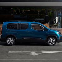 La Peugeot e-Rifter ya está a la venta: una furgoneta eléctrica de cinco o siete plazas con 280 km de autonomía, desde 29.250 euros