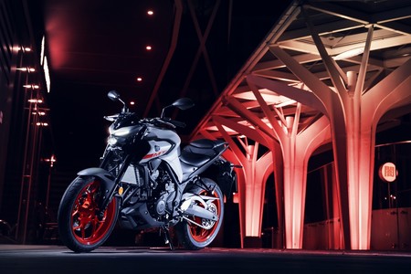La nueva Yamaha MT-03 se vuelve aún más agresiva pero con los mismos 42 CV para el carnet A2