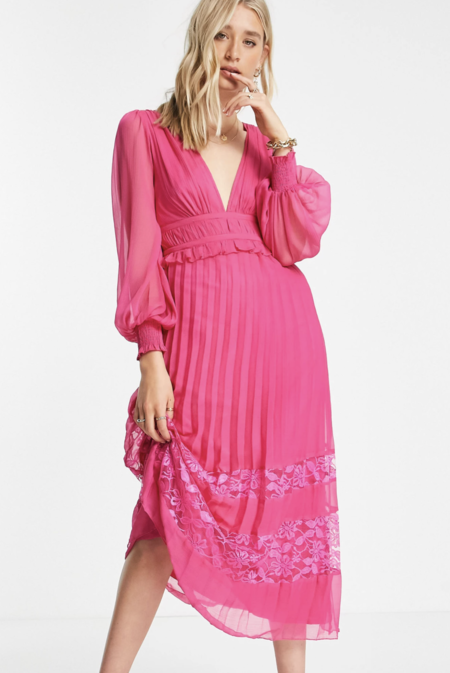 Captura De Pantalla 2021 09 02 A Las 17 16 58 Vestido midi rosa intenso plisado con escote pronunciado y aplicaciones de encaje en el bajo exclusivo de ASOS DESIGN