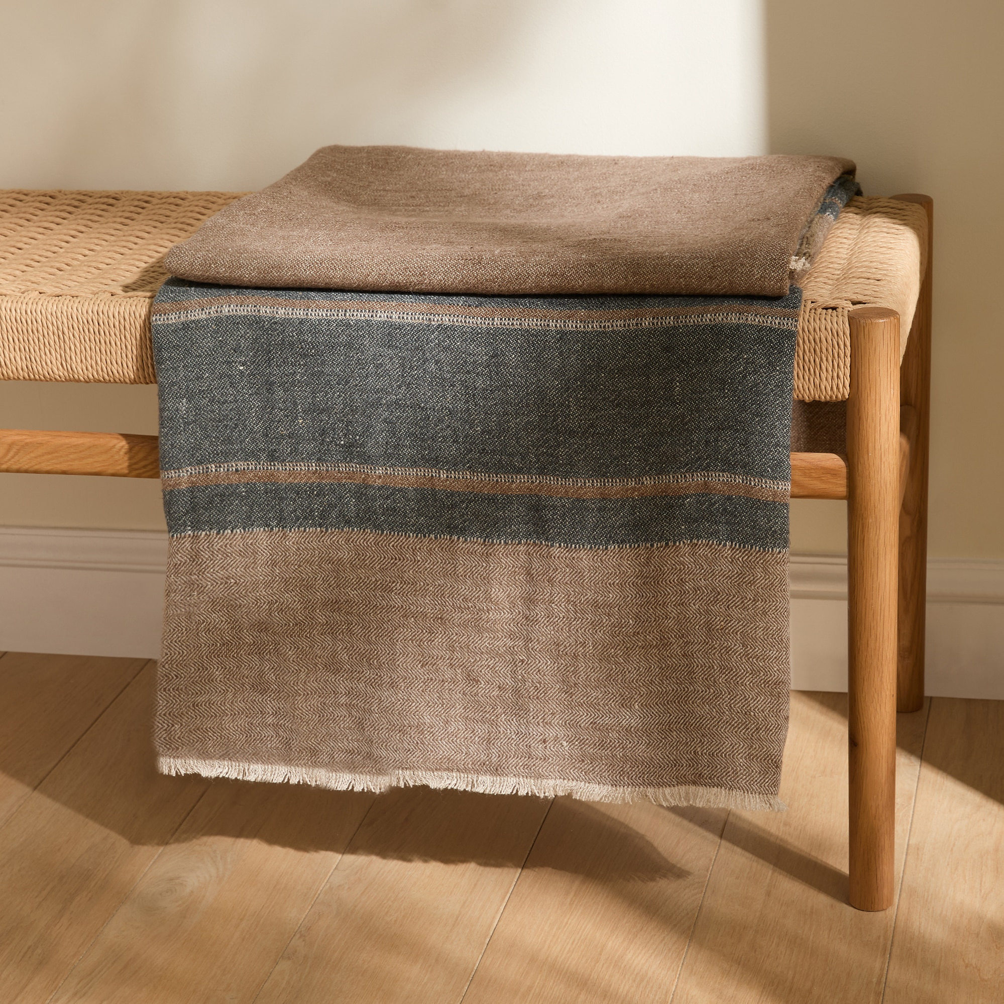 El Corte Inglés - Manta decorativa lino Hanasaki.