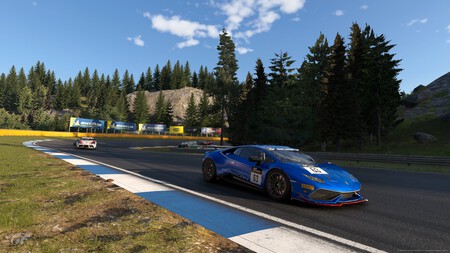 No se puede jugar a Gran Turismo 7 por el mantenimiento de los servidores y los usuarios critican al simulador