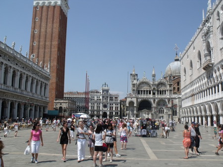 Venecia Eliott Brown