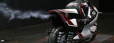 Este ataúd con ruedas y un agujero en el medio es la nueva moto eléctrica que quiere ponerse a más de 450 km/h