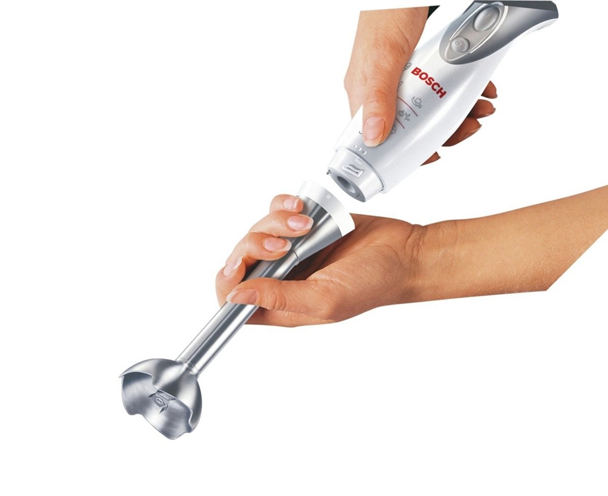 Esta completa batidora de mano con accesorios Bosch Mixxo MSM6500 de