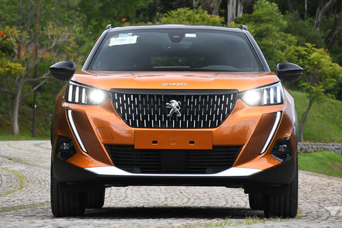 Peugeot 2008 2021, al volante del B-SUV que deja desabridos a sus rivales