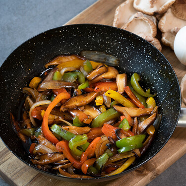 Receta de wok de verduras al estilo asiático, guarnición fácil para todo el año