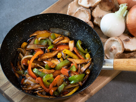Receta de wok de verduras al estilo asiático, guarnición fácil para todo el año