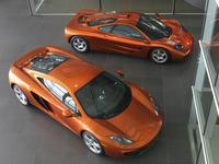 McLaren F1 GTR vs McLaren MP4-12C, duelo en Woking