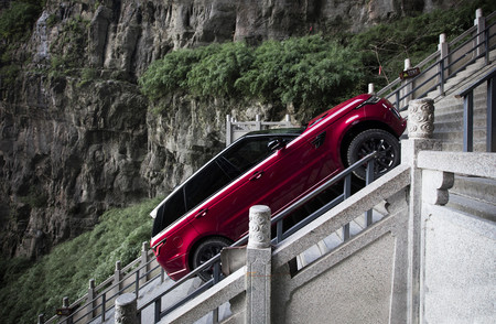 Range Rover Sport PHEV en Heavens Gate, China
