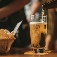 Pensabas que la cerveza te acabó gustando por costumbre. La ciencia ha visto muchas vías para adquirir este gusto