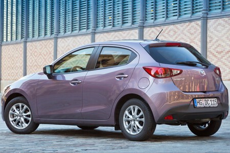 Mazda2 2016 3