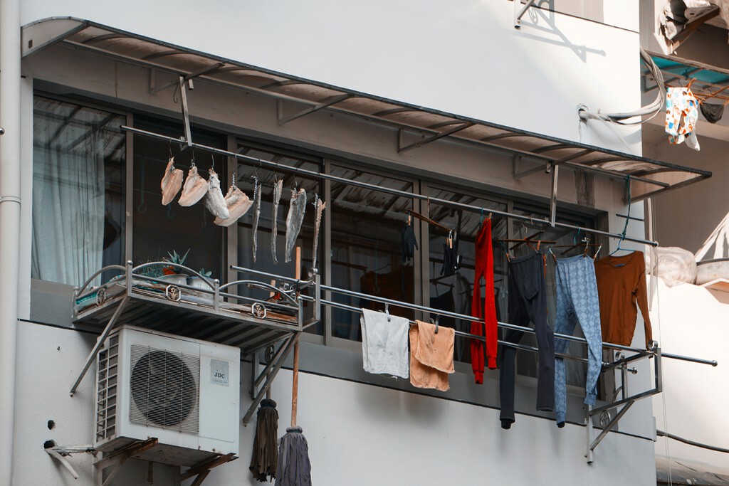 Quiero poner un tendedero en la terraza o patio sin tener problemas con la comunidad de vecinos. Esto hay que tener en cuenta 