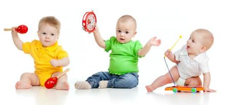 Bebés con instrumentos musicales