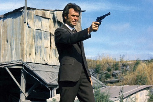 La extraordinaria película que consagró a Clint Eastwood como una estrella regresa con su versión definitiva. Un mítico thriller que ahora presenta su codiciado steelbook 