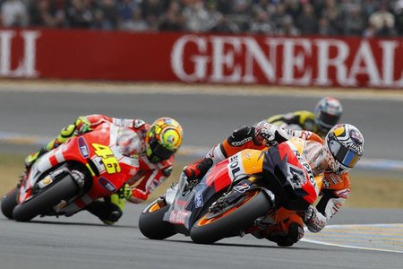 Valentino Rossi espera su oportunidad