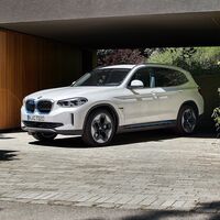 El BMW iX3 ya tiene precio en México: la versatilidad y manejo del X3, pero en formato eléctrico