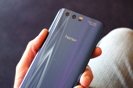 Todo lo que sabemos del Honor V10 antes de su lanzamiento: la inteligencia artificial llegada desde Huawei