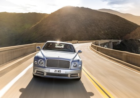 Bentley despide al Mulsanne con un emotivo video antes de cederle la corona al Flying Spur
