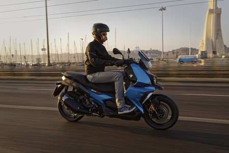 Bmw C 400 X 2018 007