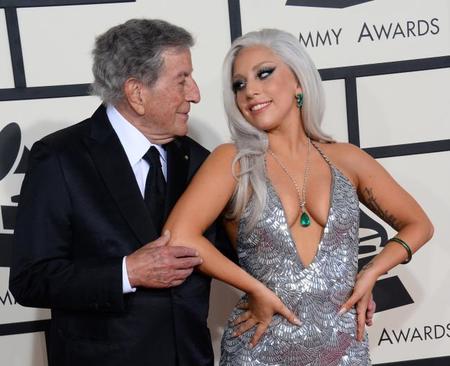 Pues sí, Lady Gaga también puede ponerse glamourosa en los Grammys 2015