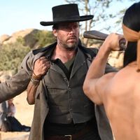 4 años después, Armie Hammer vuelve al cine con un western del productor de ‘Bone Tomahawk’: “He construido mi carrera con películas independientes de corte masculino”