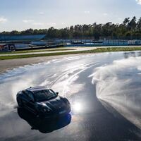 ¡Un derrape de récord! El Porsche Taycan entra en el Libro Guinness con un brutal drift de 42 km y 55 minutos