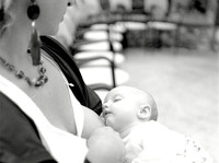 Las tasas de lactancia aumentan con permisos remunerados, pero en muchos países no los hay