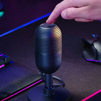 Mi escritorio es enano y este micrófono ha sido el mejor para tan poco espacio 